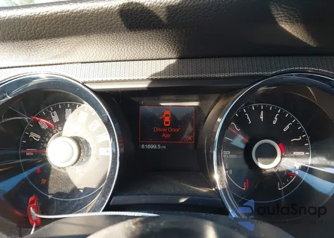 2014 Ford Mustang Gt Premium z USA, uszkodzony, nr VIN 1ZVBP8CF1E5247683